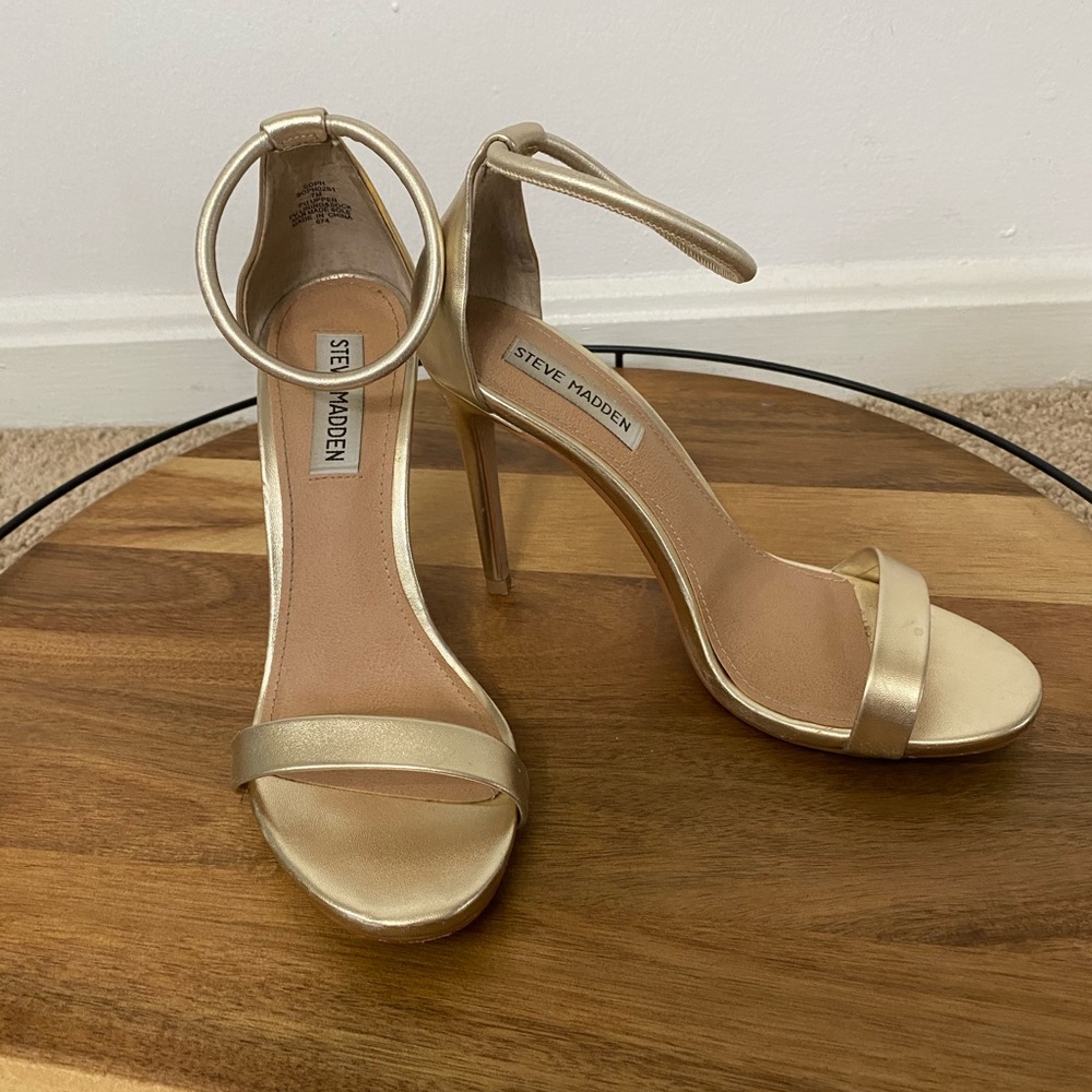 Amazing Gold Steve Madden Pumps